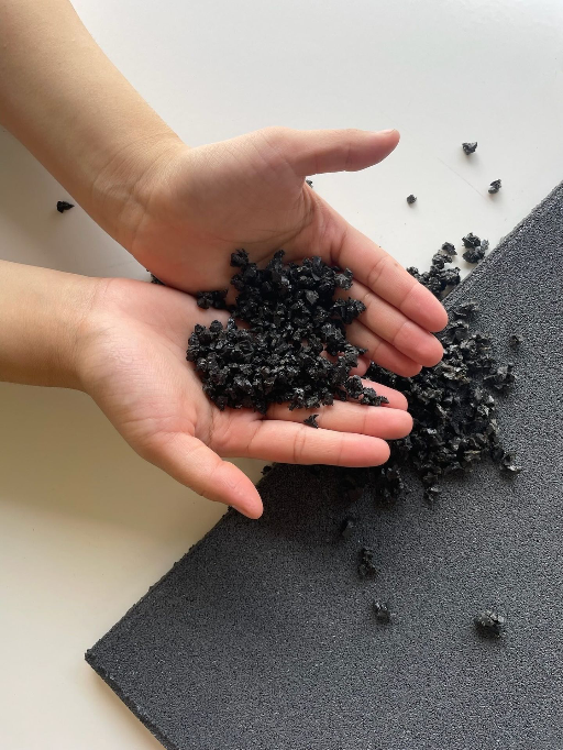 material de llanta reciclada para usarse en mobiliario urbano  Comfort