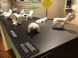 Foto archivo peek: Exposición en Museo de Arte Moderno Esculturas montables en México 70´s