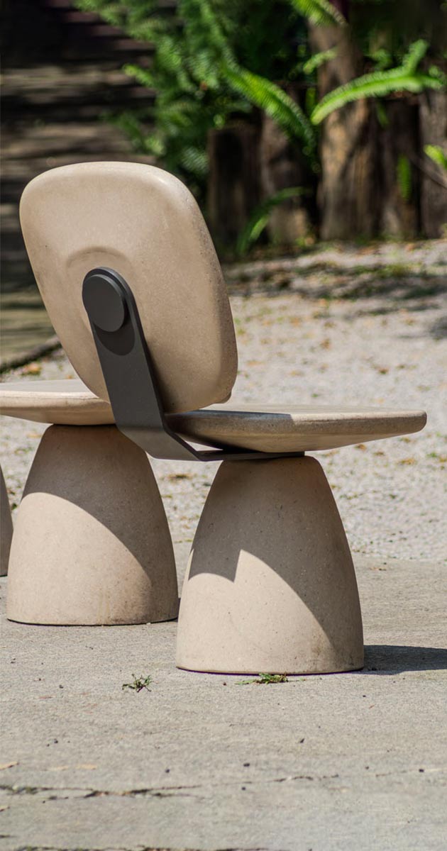 Detalle de silla urbana de concreto polimerico Stone Pebble 