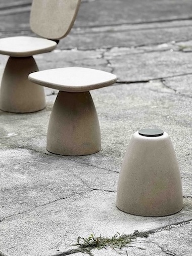 Silla banco y bolardo Stone Pebble de peek design mobiliario urbano]