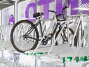 uso-aparcabicicletas-asistido-de-doble-nivel-peek-bike-galeria-3.webp